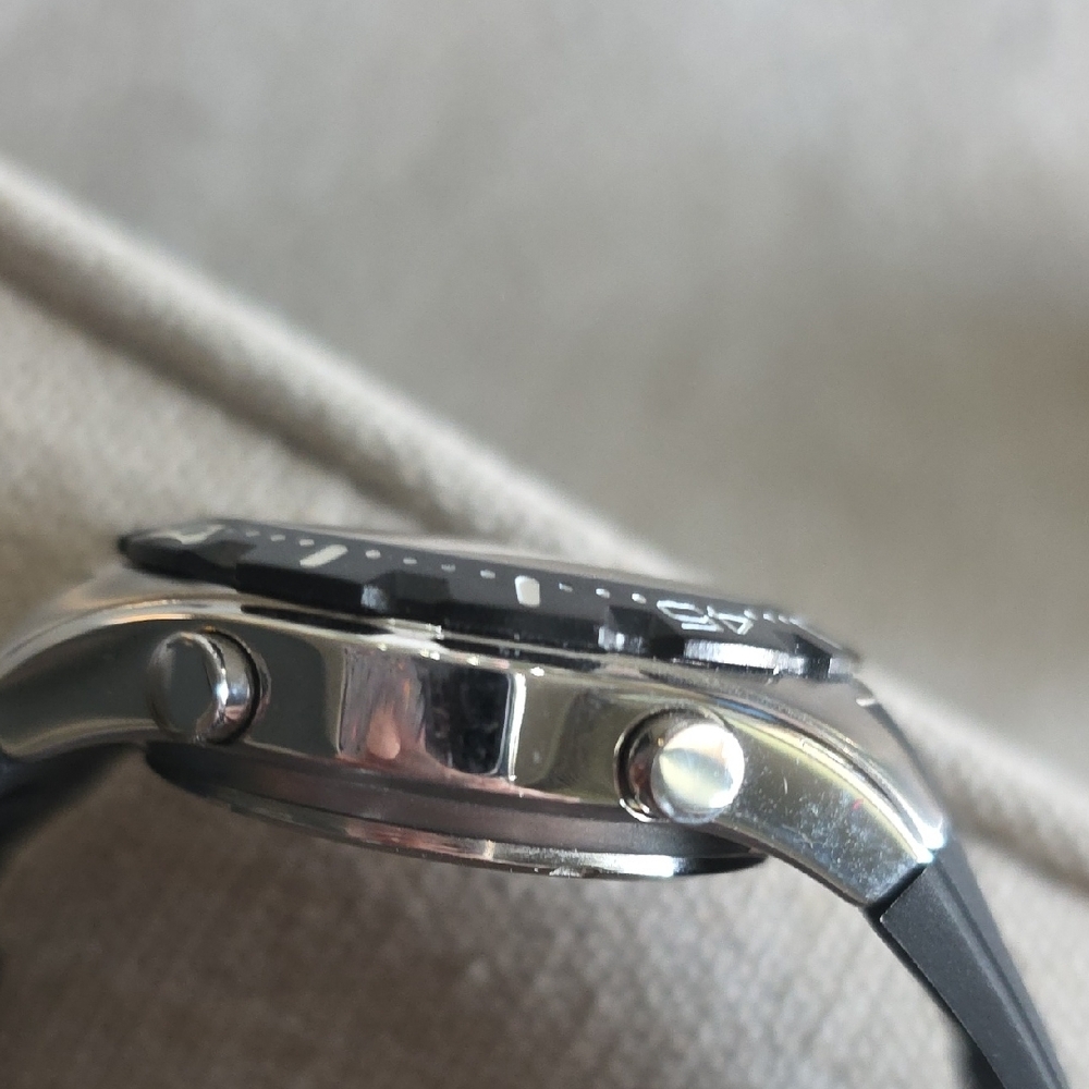 Tommy Bahama Black and Red Dial Watch - Picture 4 of 8